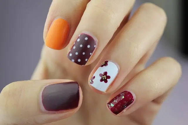 nail-art-2688565_640